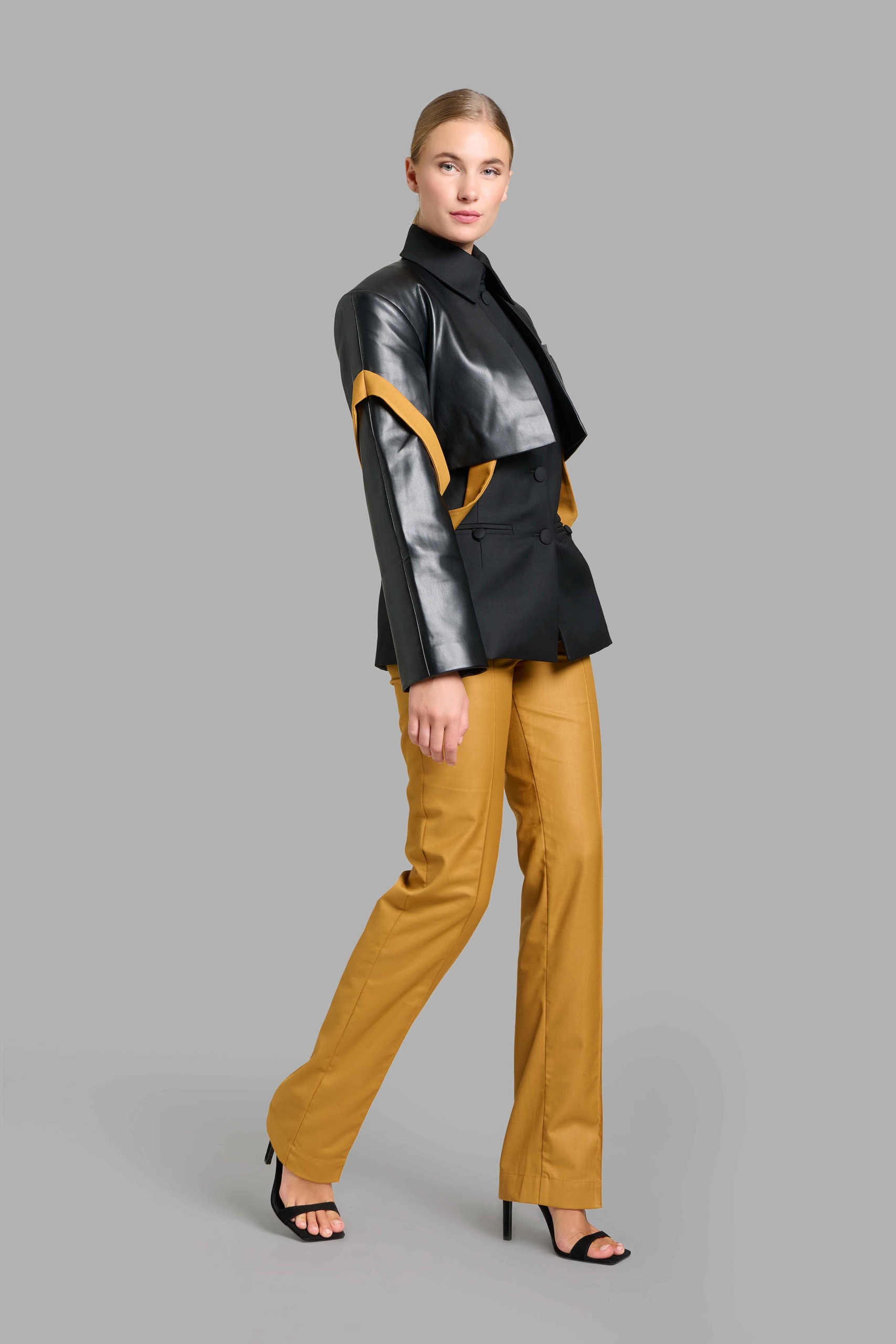 Shop Designer blazers for women Online- Zaffori